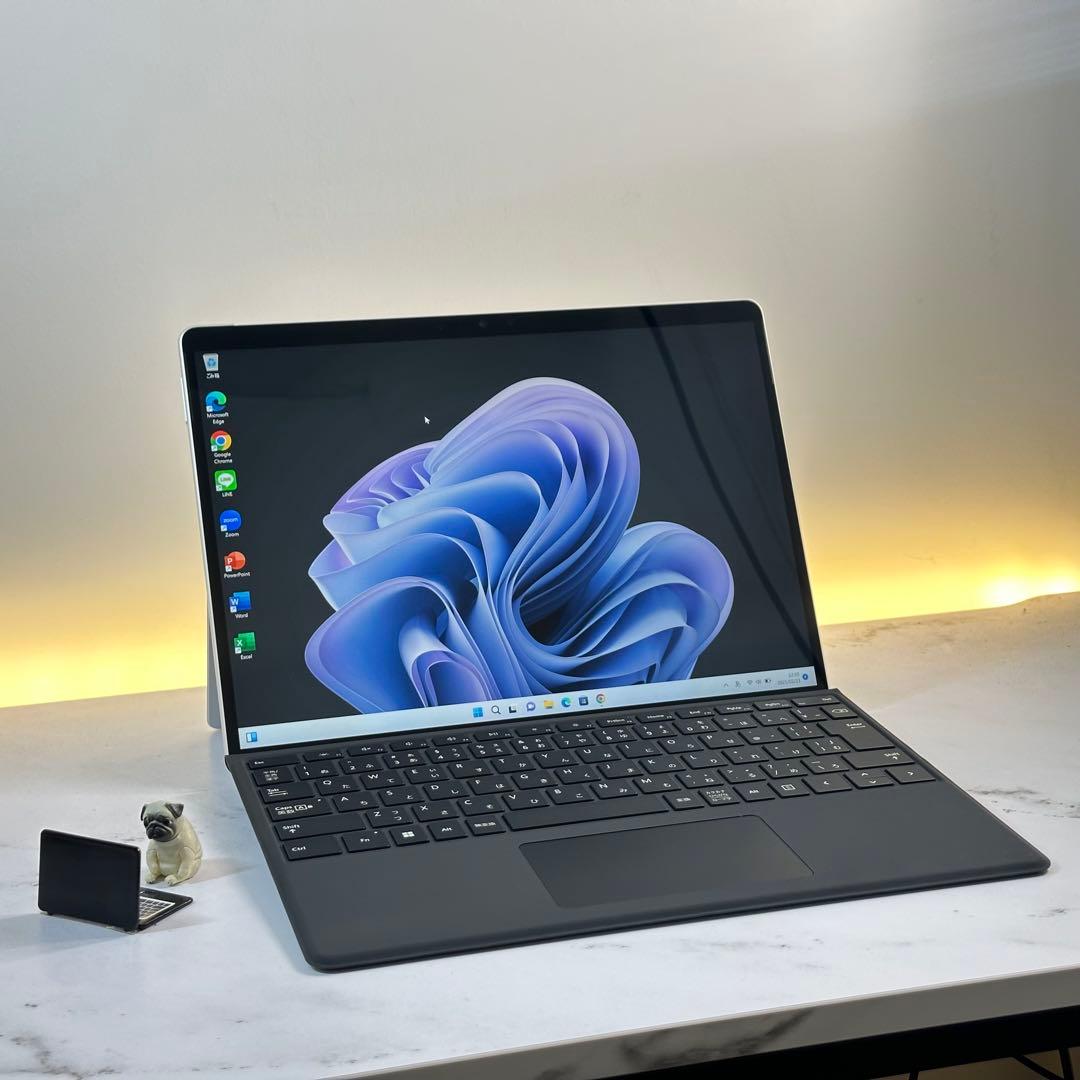【準新品】　Surface Pro8 i5/8/128 Office