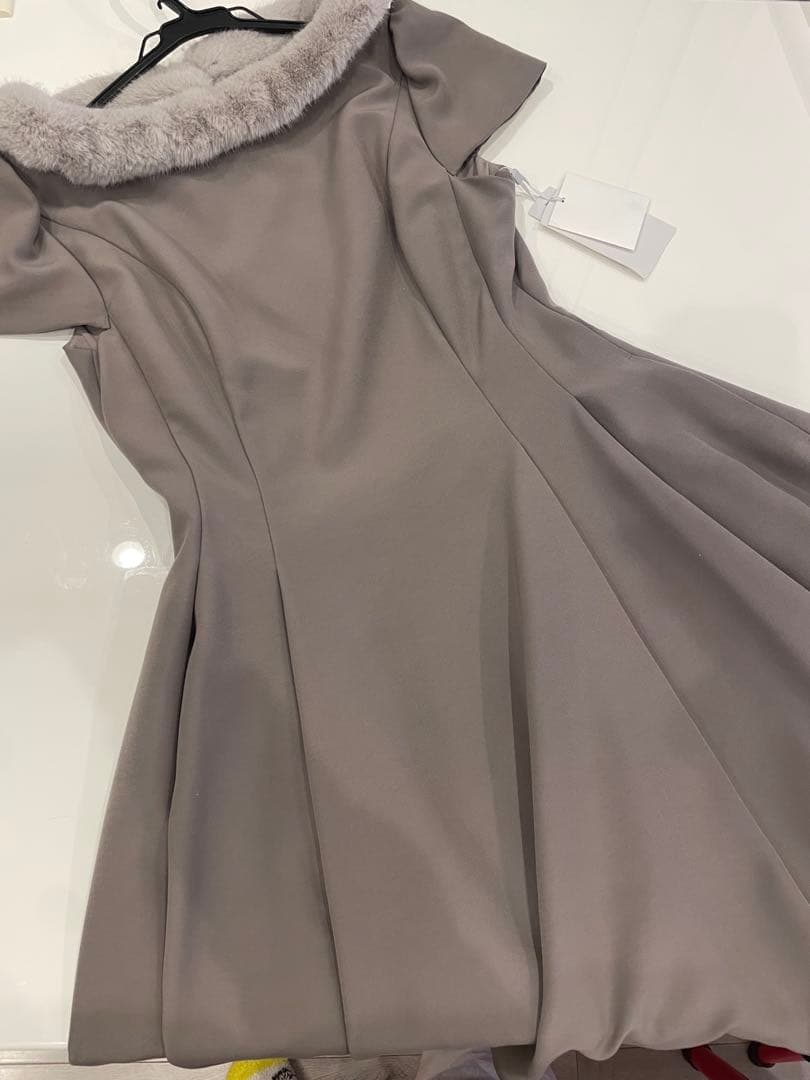 セルフォード ファーカラーフィットアンドフレアードレス 新品タグ付き