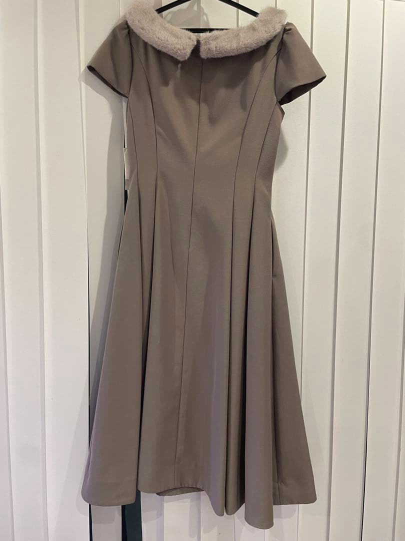 セルフォード ファーカラーフィットアンドフレアードレス 新品タグ付き