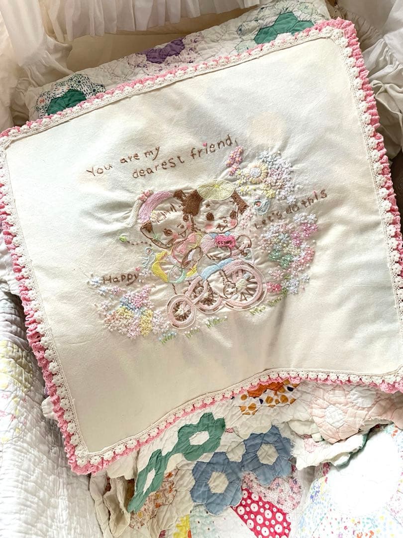アンティークキルト＆アニマル刺繍わんちゃん♡ねこちゃんハンドメイド刺繍·͜· ♡