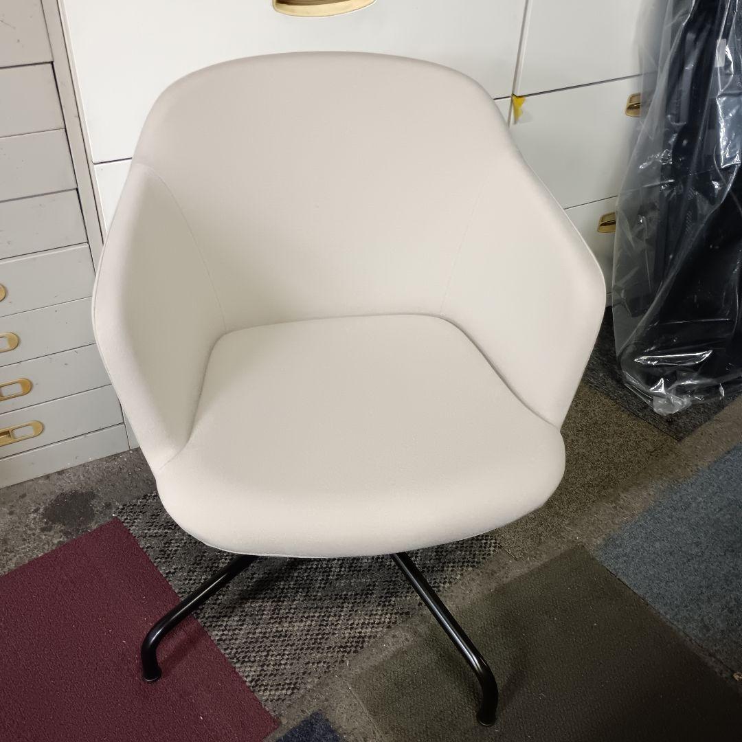 【展示品2025年製】オカムラ　8117　ミーティングチェア　回転椅子