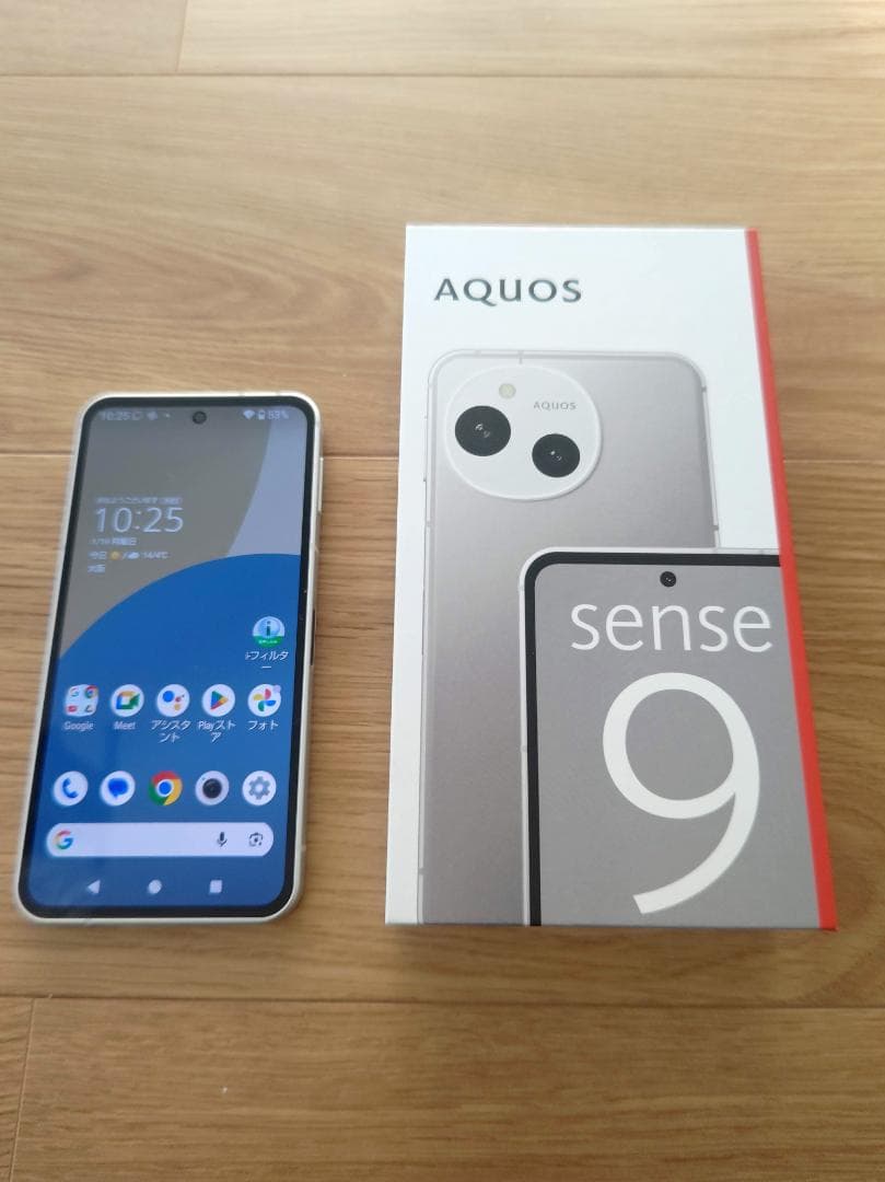 【美品】AQUOS sense9 ホワイト 8GB/256GB