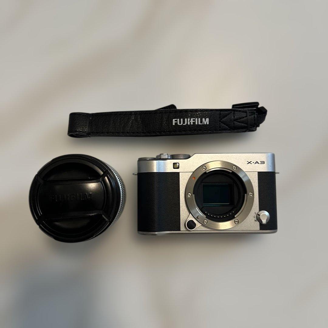 【美品】FUJIFILM X-A3 ミラーレスカメラ シルバー