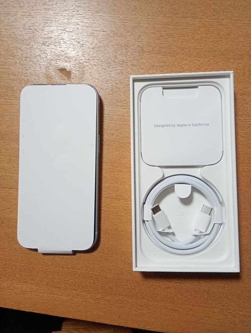 Apple iPhone 15 128GB ブルー docomo　本体一括購入品