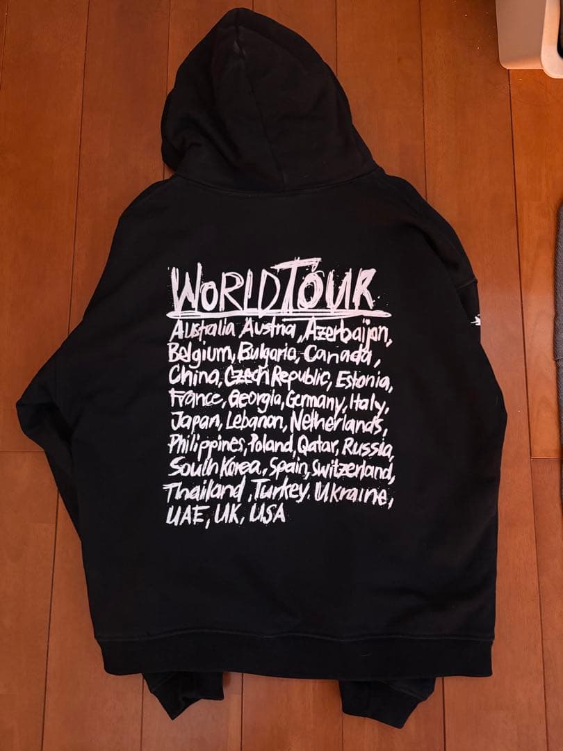 VETEMENTS World Tourパーカー