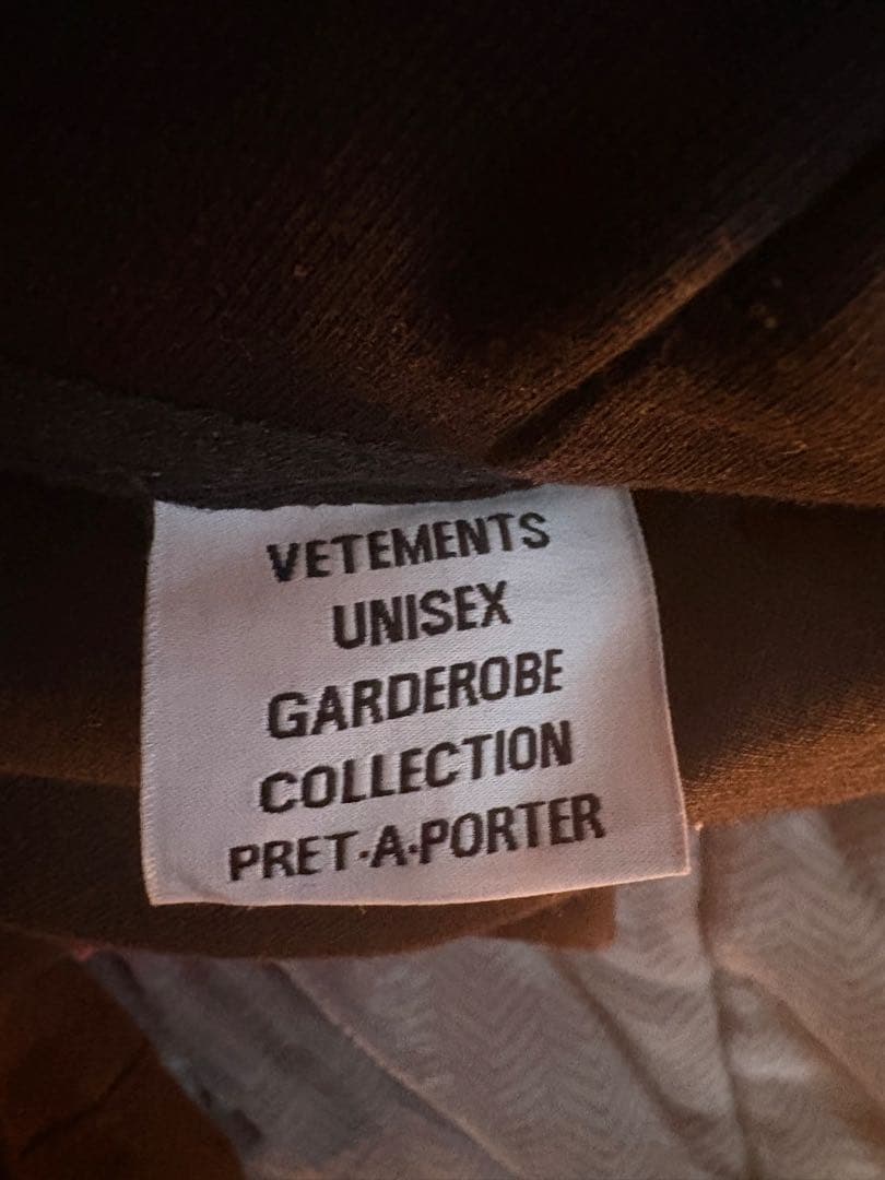 VETEMENTS World Tourパーカー