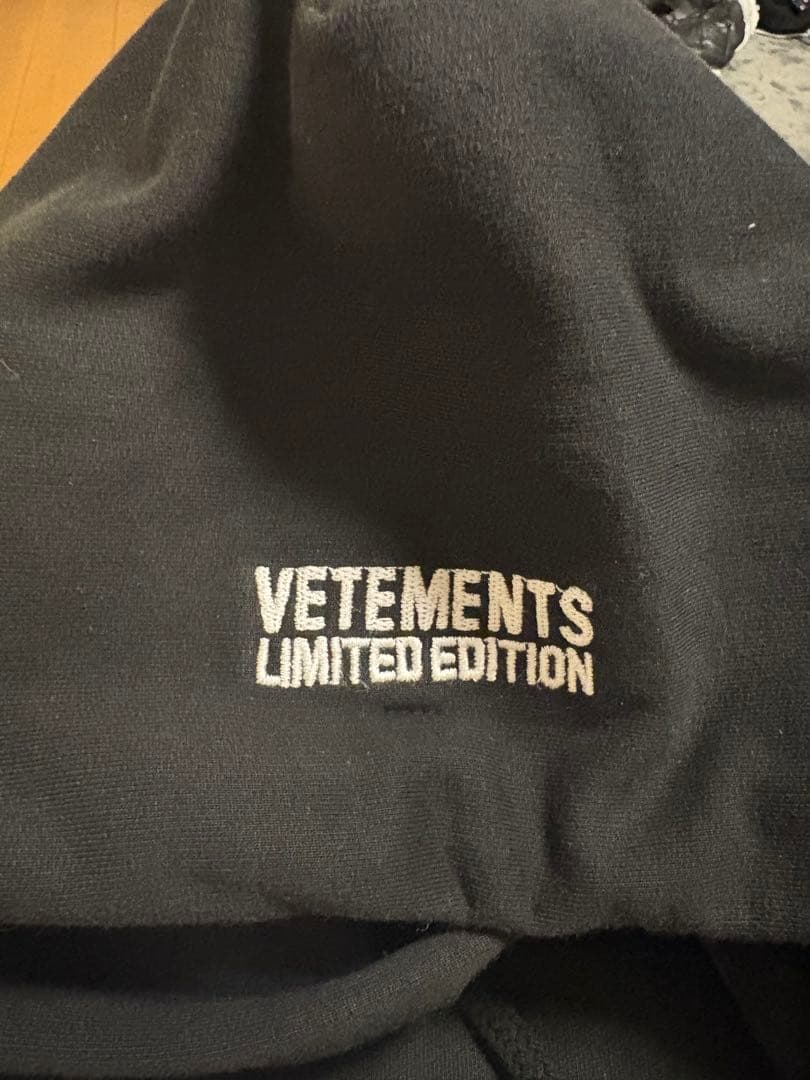VETEMENTS World Tourパーカー
