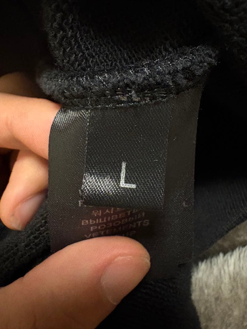 VETEMENTS World Tourパーカー