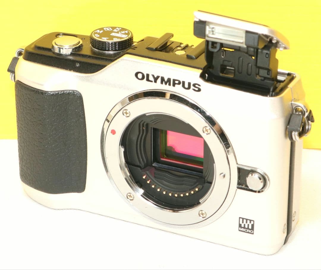 ⭐オリンパス E PL 2 ボディ 送料無料⭐シルバーゴールド❤️