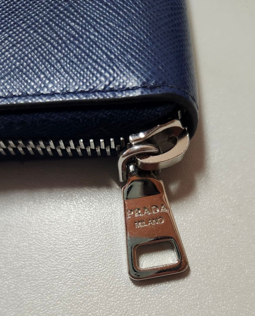 プラダ PRADA サフィアーノ ケース トライアングルロゴ 2MM003