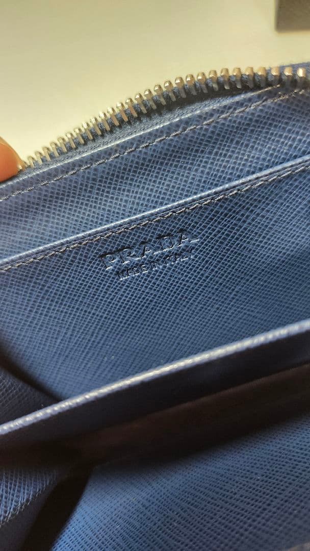 プラダ PRADA サフィアーノ ケース トライアングルロゴ 2MM003