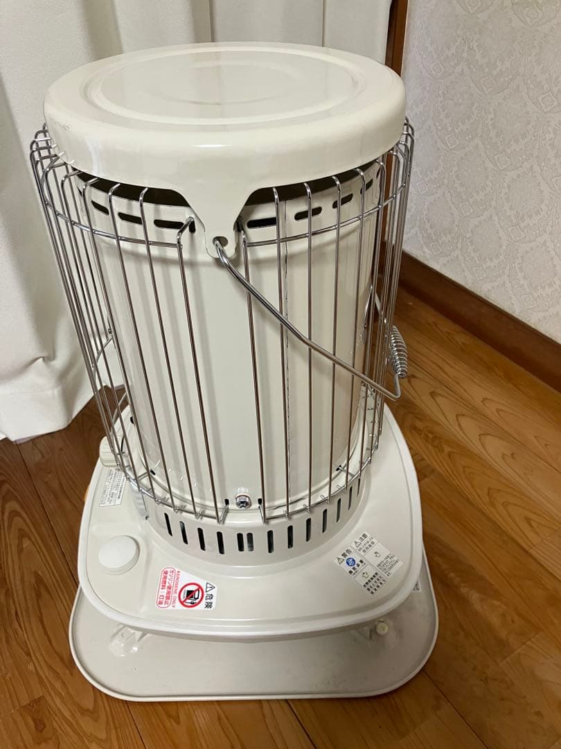 ホワイト 円筒形 ストーブ