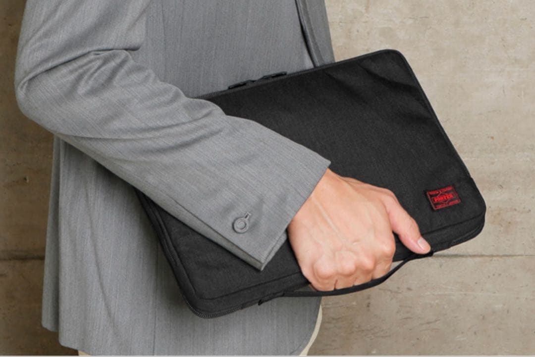 【極美品】　ポーター　PORTER　タブレット　ノートPCケース　赤タグ