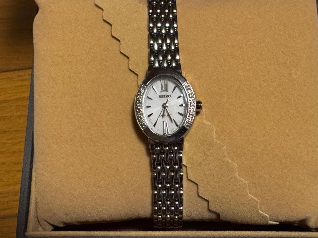 【美品ソーラー腕時計_エクセリーヌ ダイヤモンド付き】