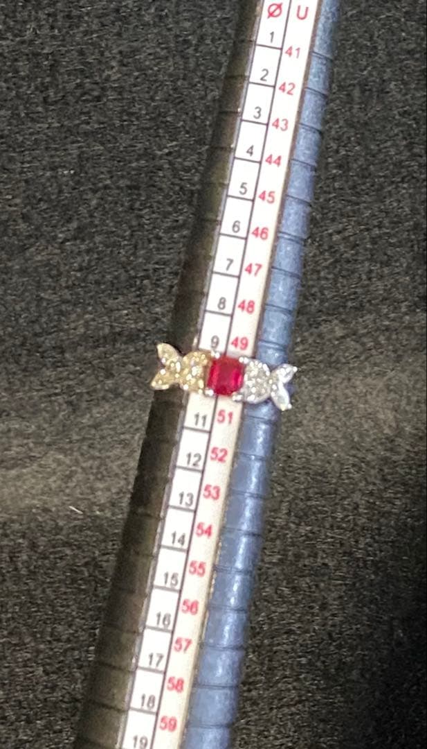 天然ルビー 天然ダイヤモンド プラチナ フラワーデザインリング 鑑別書付き