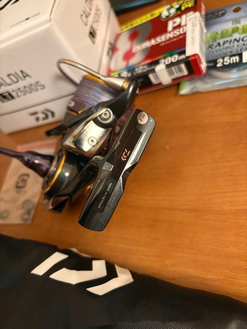 【美品】DAIWA 21 CALDIA 2500S LT リール