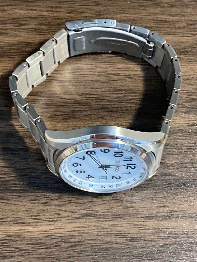 美品セイコーSEIKOソーラーSBTM327チタン白文字盤