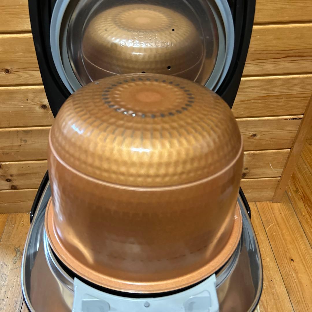 【良品】炊飯器 10合炊き RC-18VSR　21年製　真空圧力　東芝