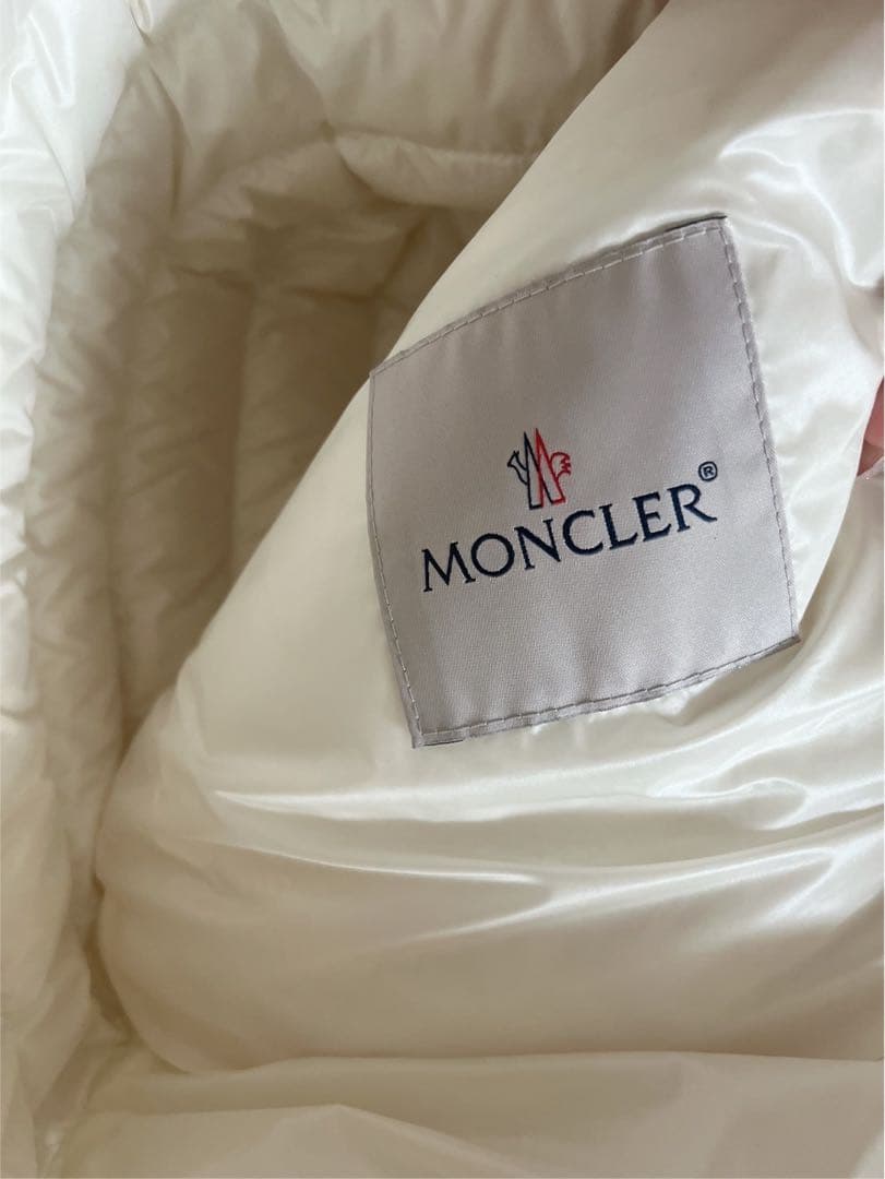 いちごページ モンクレール22SS⭐︎ツイードダウン