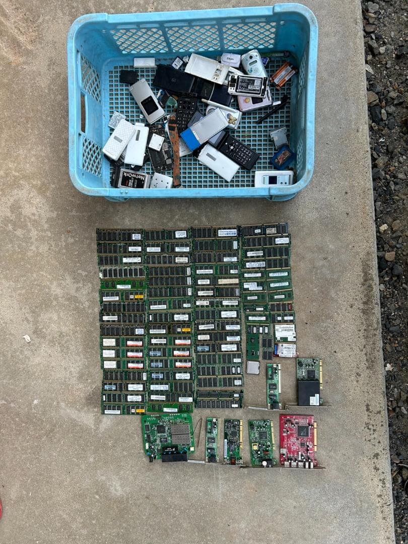 ジャンク　PCパーツ　メモリなど