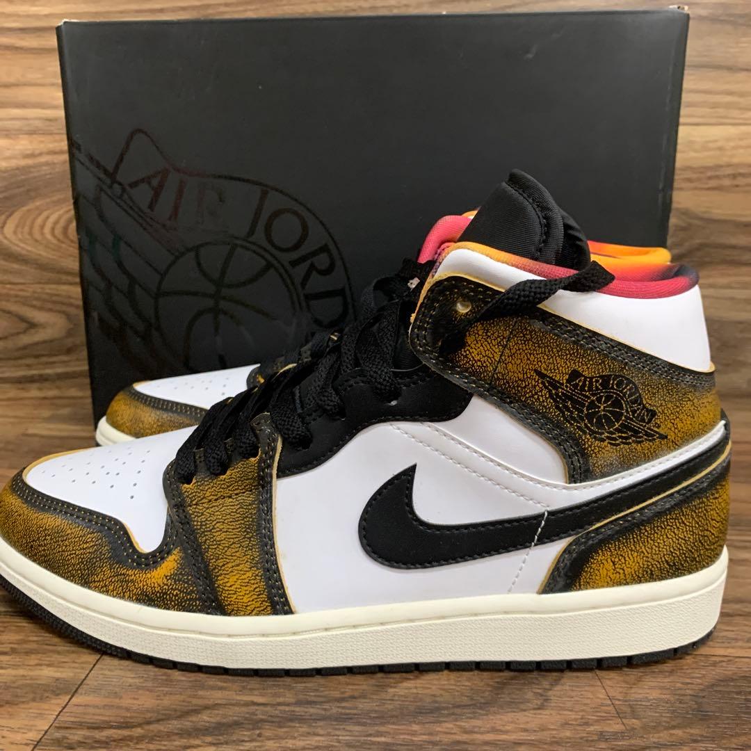 美中古　ナイキ エアジョーダン1 ミッド \"ウェア アウェイ\"