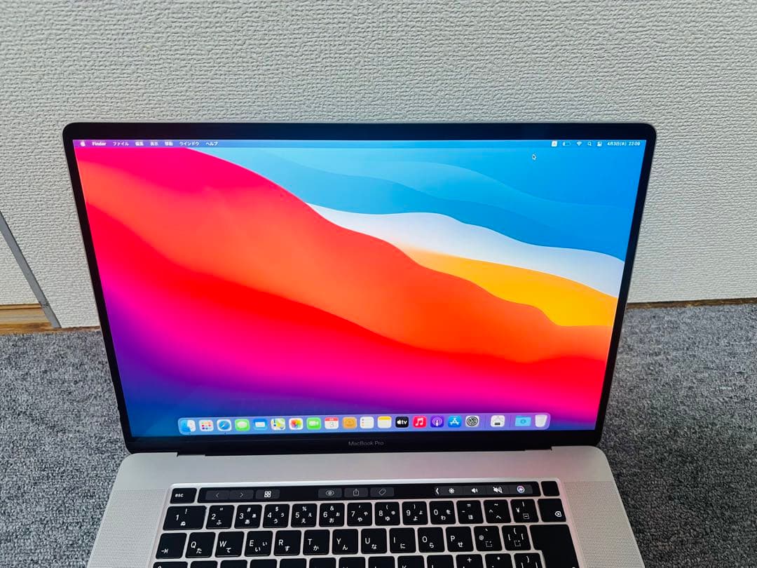 Macbook Pro 2019 16インチ i9 32GB SSD 1TB