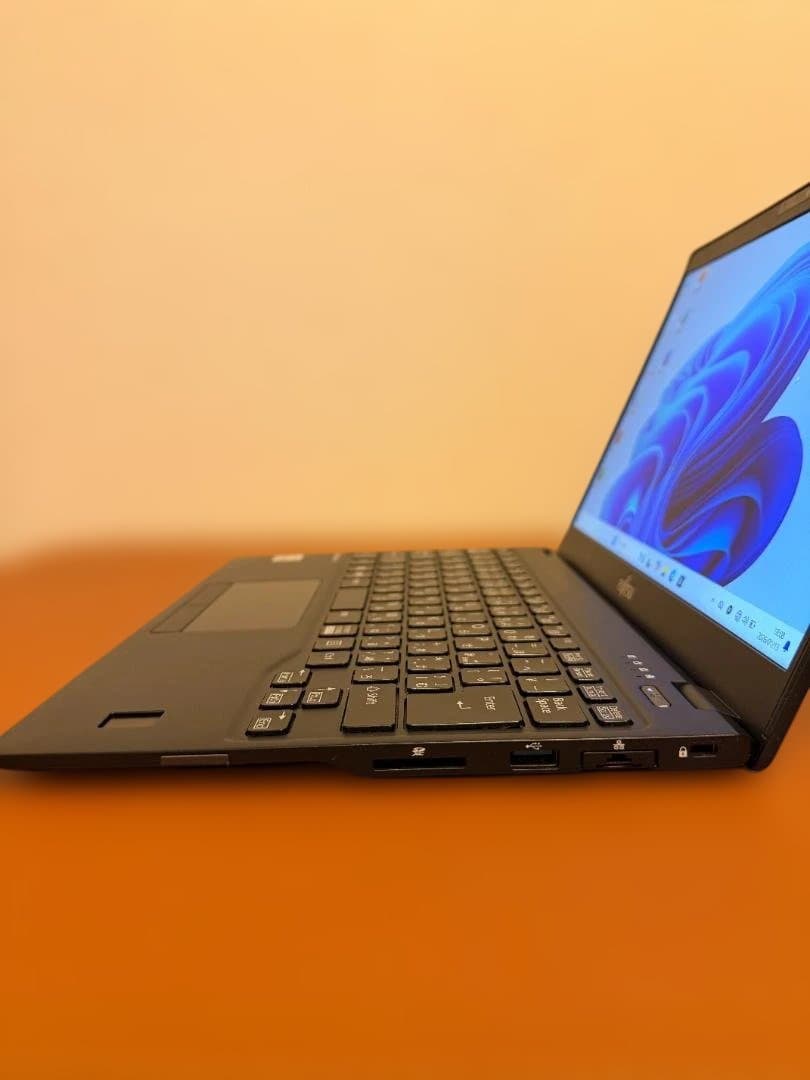 富士通ノート U9310 i5-10310U 8G-256G美品