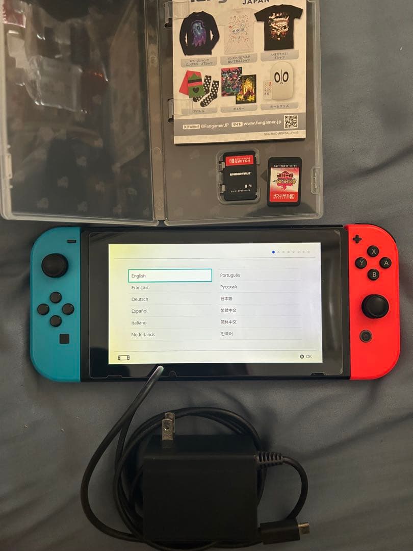 Nintendo Switch 本体 ACアダプター付き　カセット2個つき