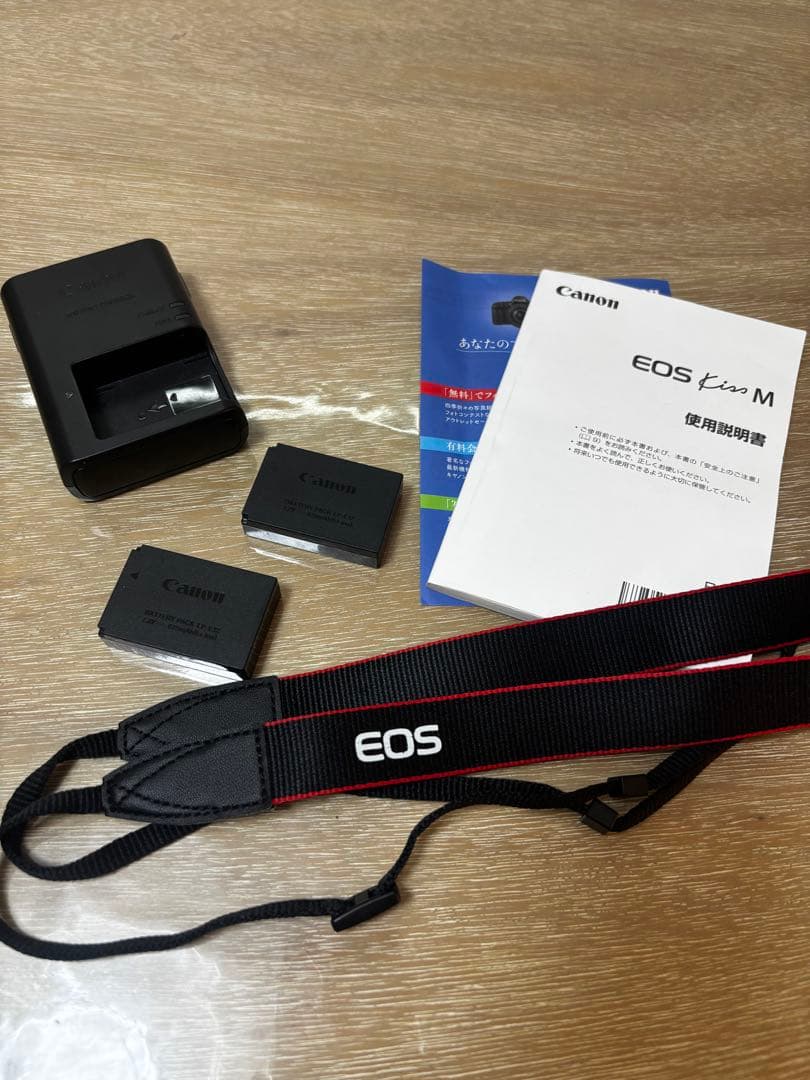 Canon ミラーレス一眼 EOS kiss M ダブルレンズキット