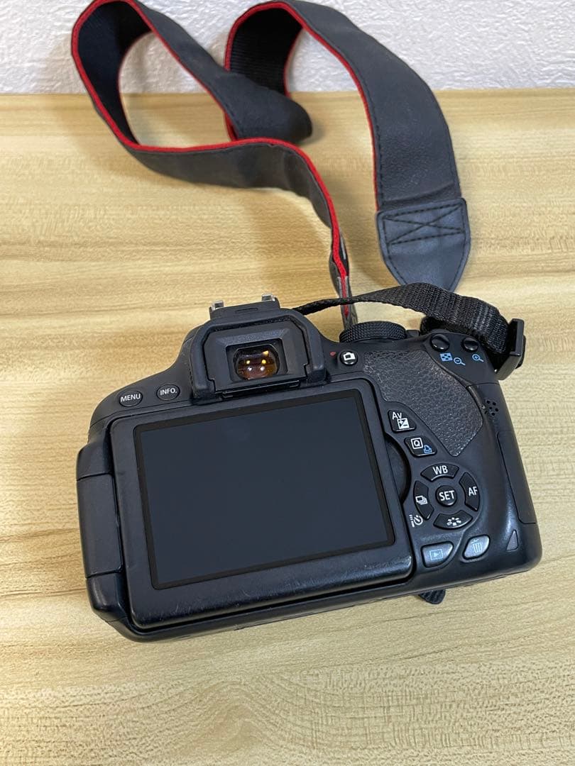 Canon EOS Kiss X7iデジタル一眼レフカメラ + レンズ2本