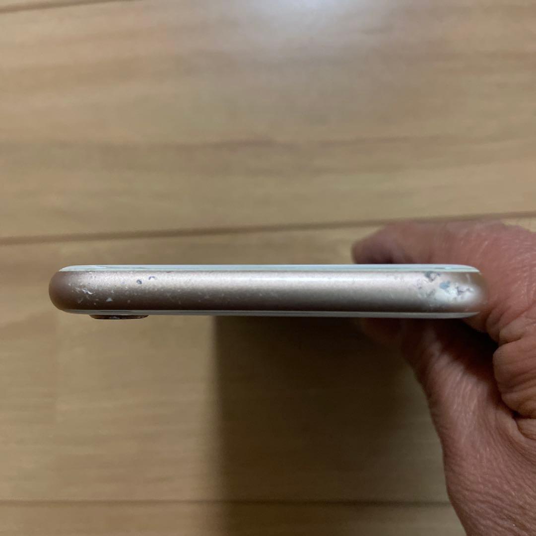 Apple iPhone 8 ホワイト 画面にひびあり