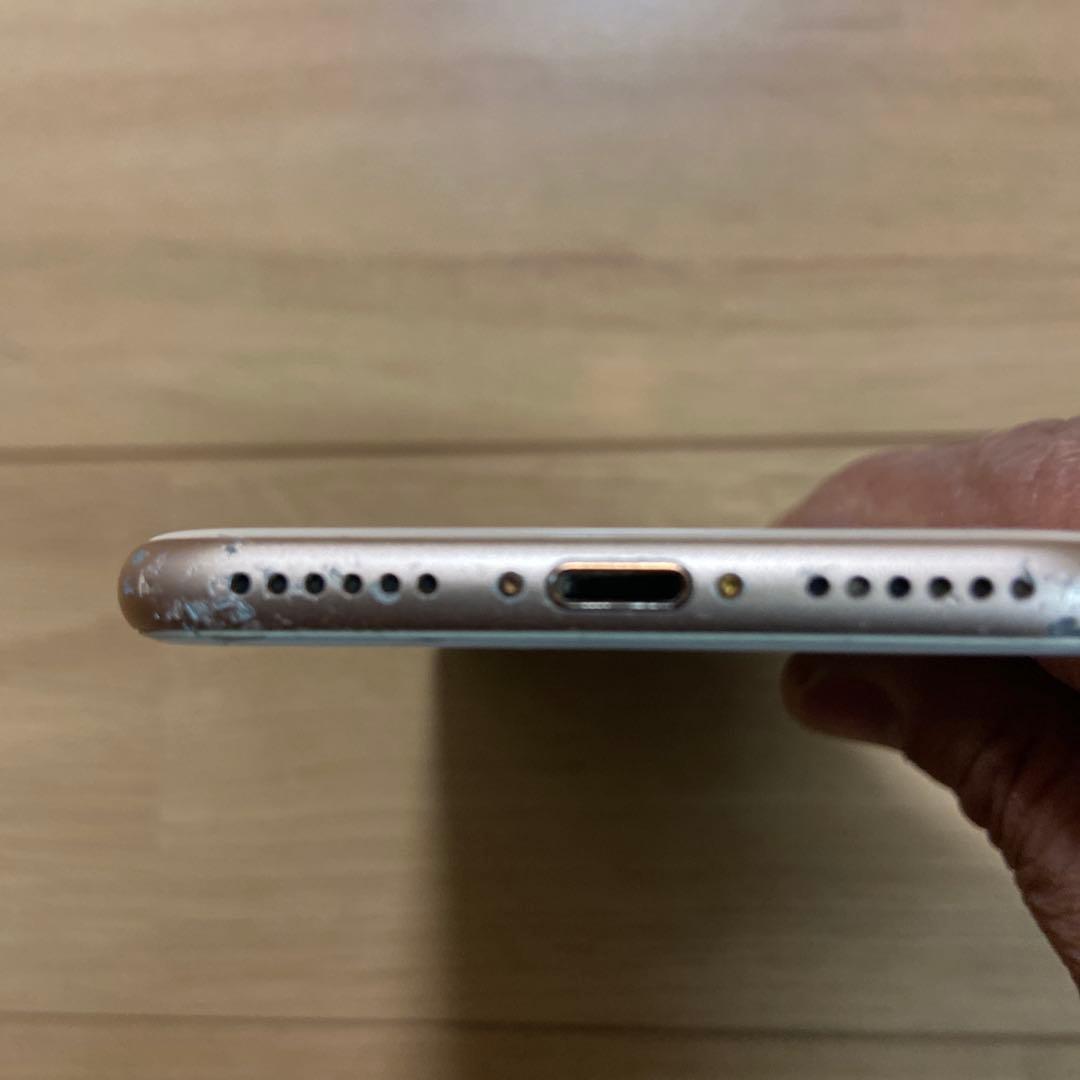 Apple iPhone 8 ホワイト 画面にひびあり