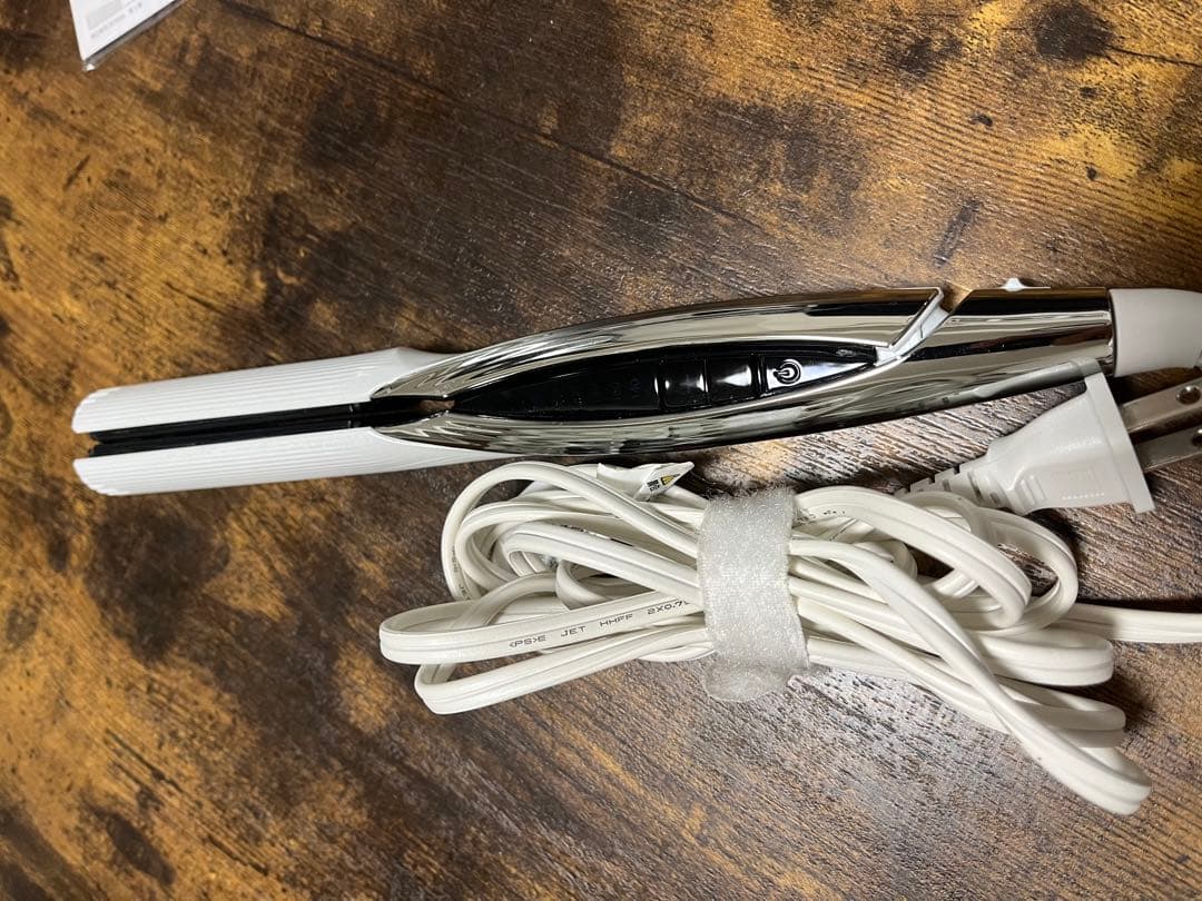 ReFa ストレートヘアアイロン白