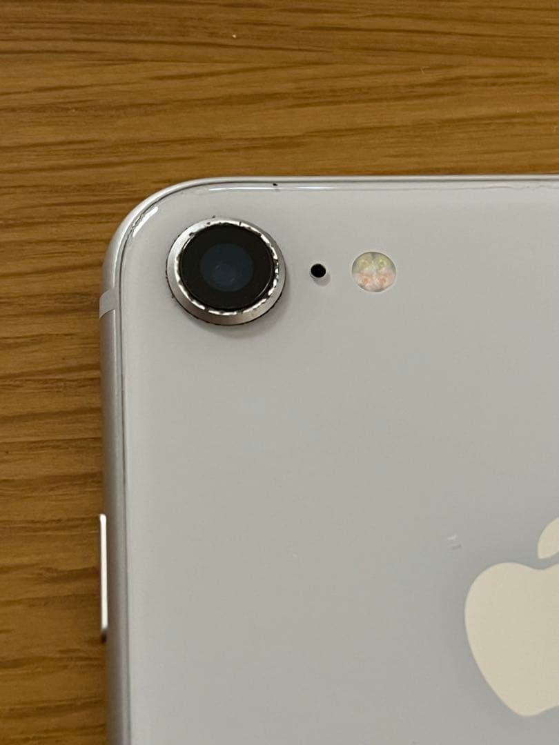Apple iPhone 8 シルバー 本体【1月5日20時まで出品】