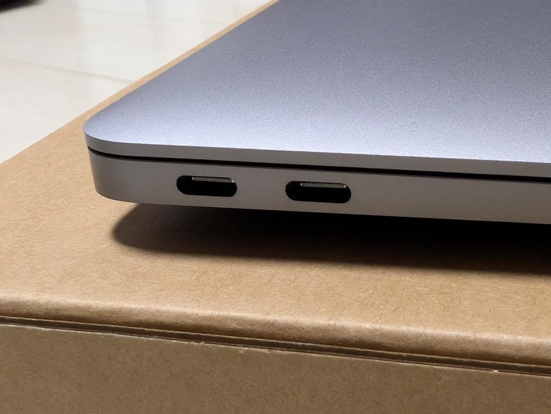 MacBook本体 Apple MacBook Air 13inch M1 256GB / 16GB