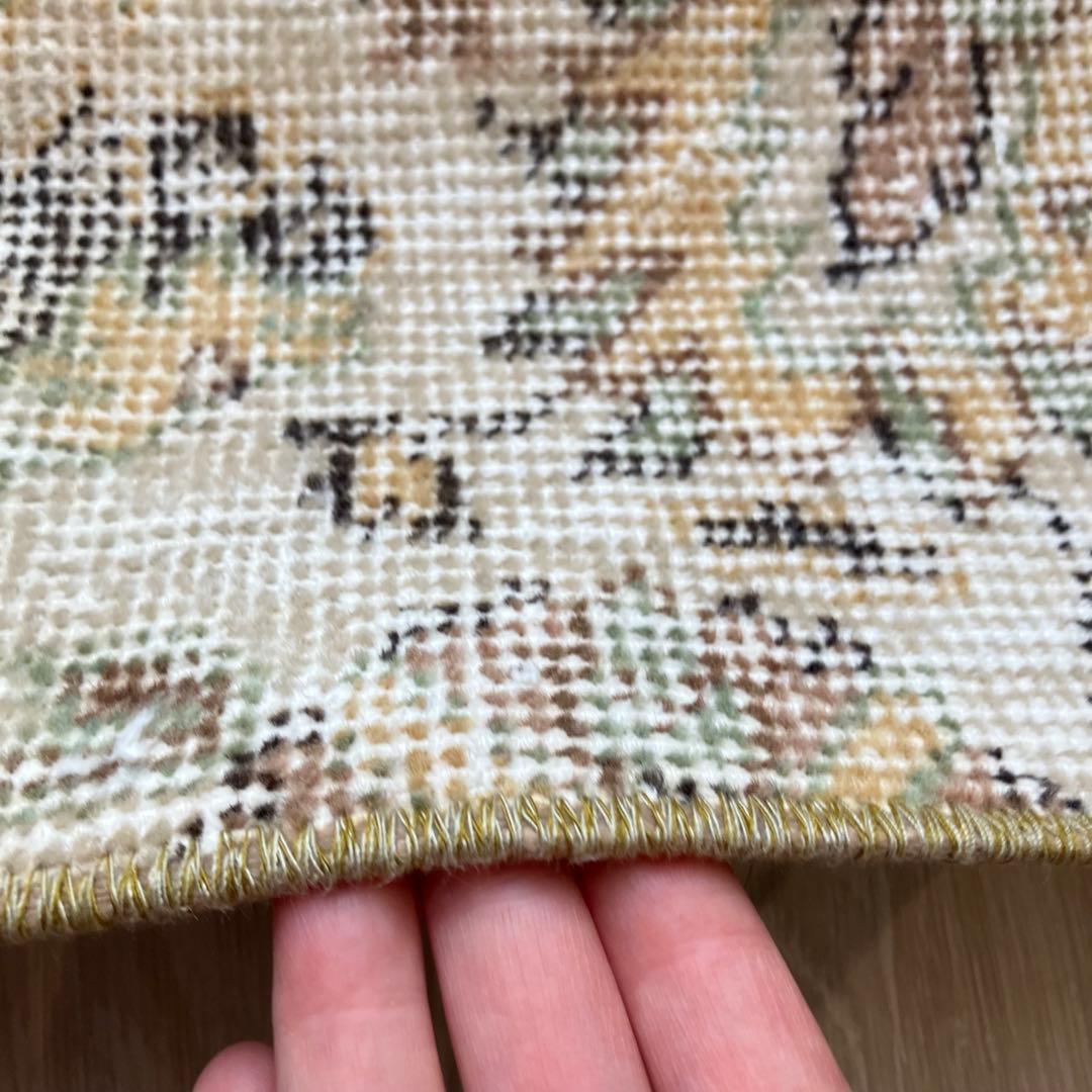 ミルキーベージュ50×100✳︎淡グリーンフラワー　ココア　トルコヴィンテージラグ