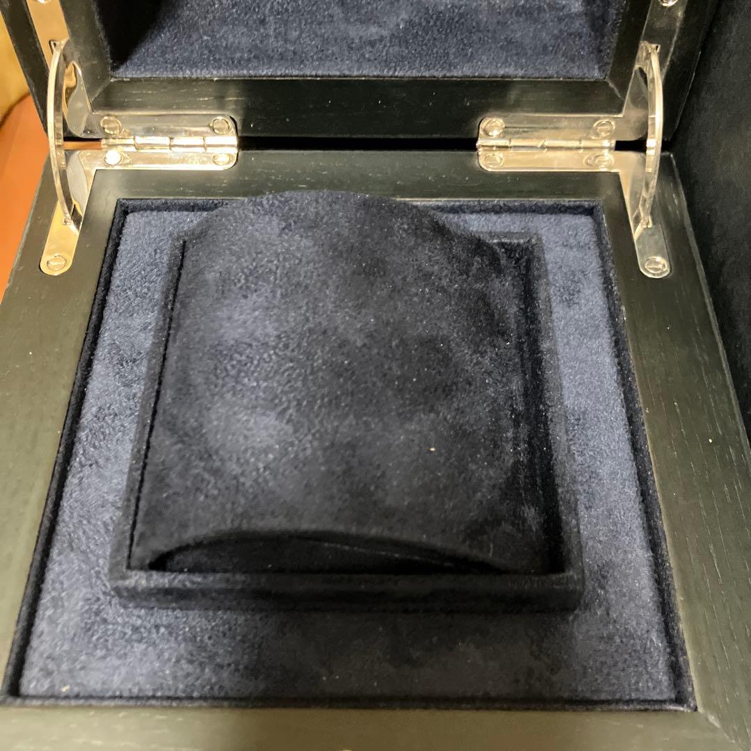 Jacob & Co. ロゴ入りボックスとマニュアル