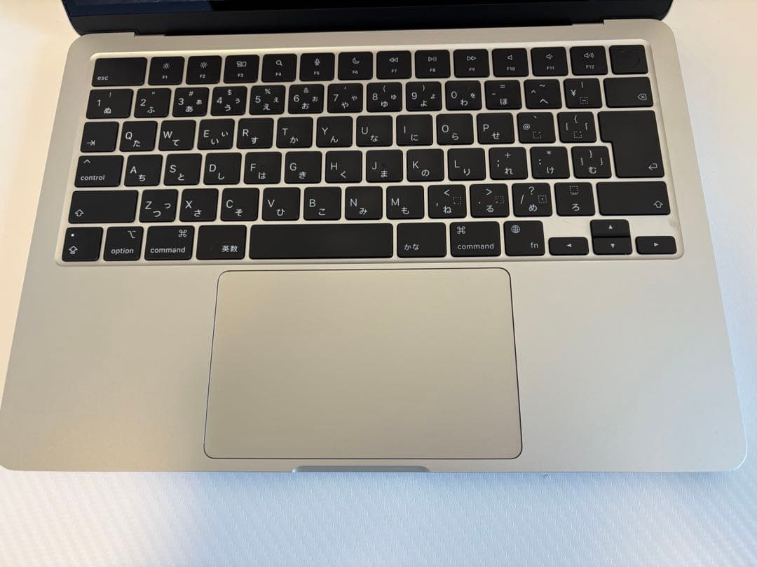 【美品・傷なし】M2 MacBook Air 13インチ スターライト 8GB
