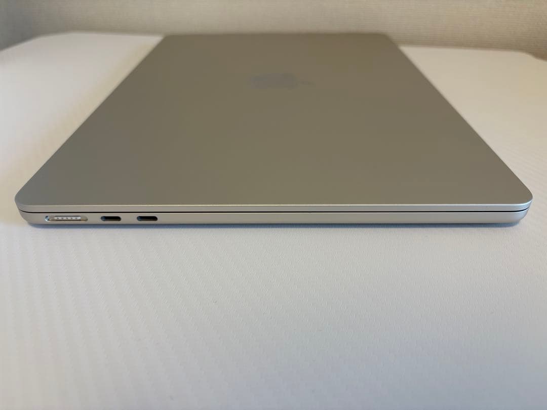 【美品・傷なし】M2 MacBook Air 13インチ スターライト 8GB