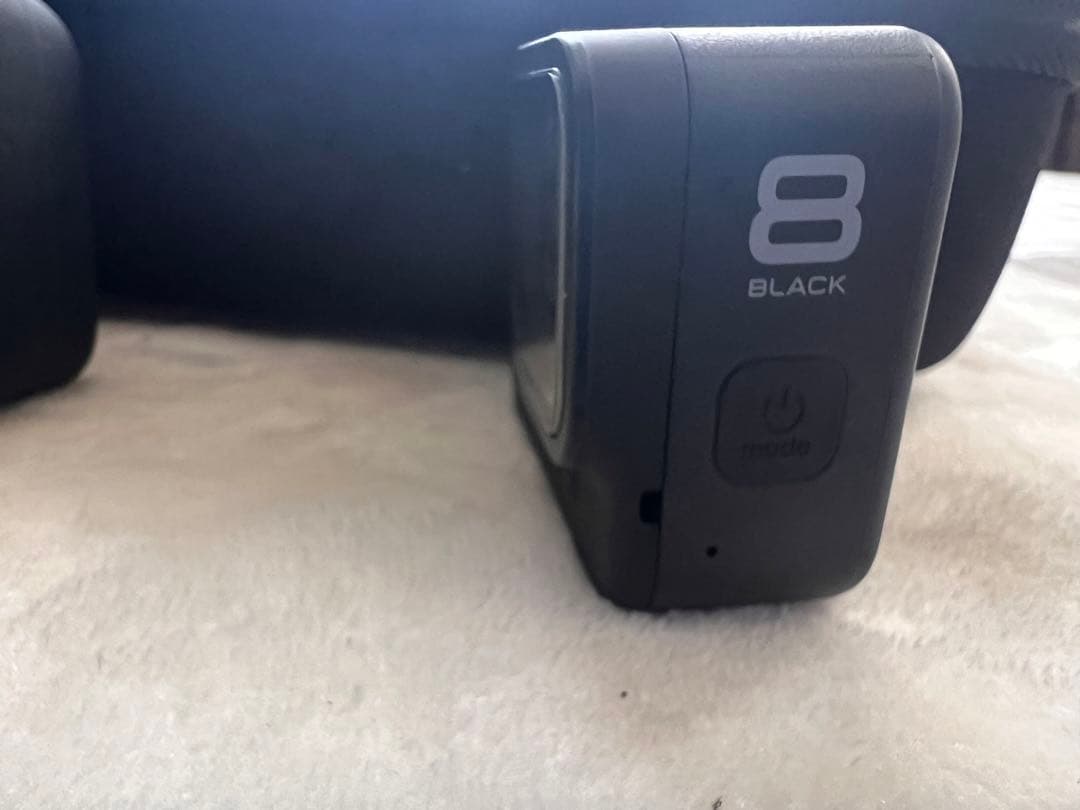 GoPro Hero 8 Black、バッテリーとアクセサリー付き。