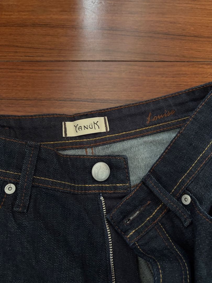 【未使用】YANUK Louise ストレートデニム インディゴ　26サイズ