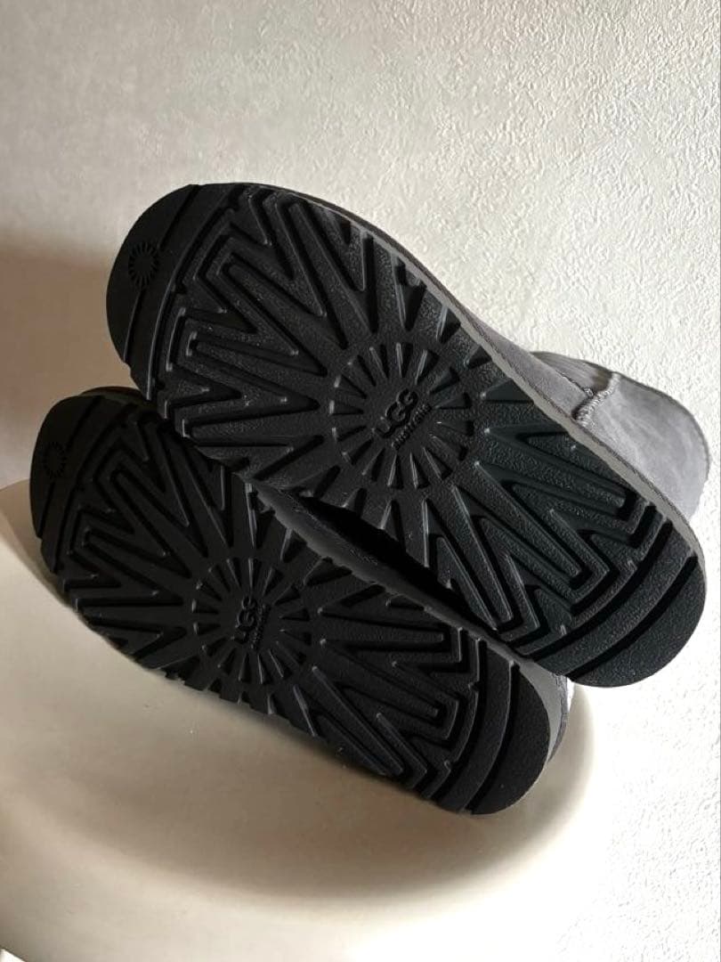 【新品】Ugg Classic Short grey 23cm US 6