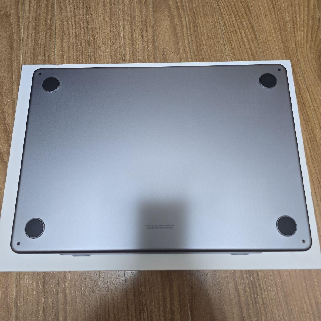 Apple MacBook Air M2　スペースグレイ