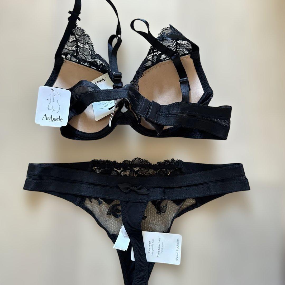 Aubade 黒いブラジャーショーツセット A70
