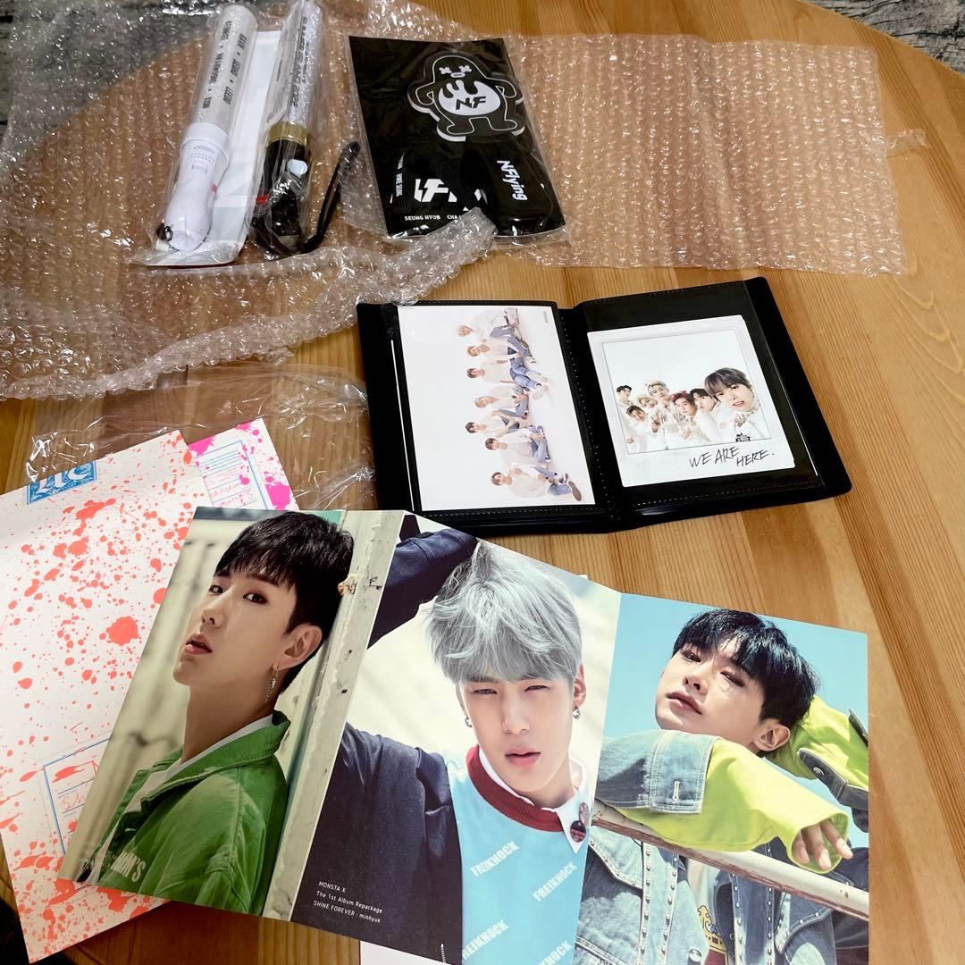 MONSTAX（モンスタエックス・モネク）トレカ 約200 アルバム まとめ売り