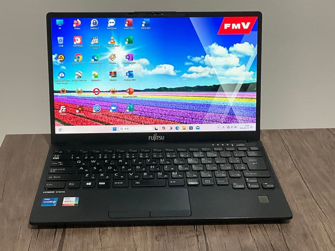 富士通LIFEBOOK U9311（第11世代i7メモリ16GB、Office付