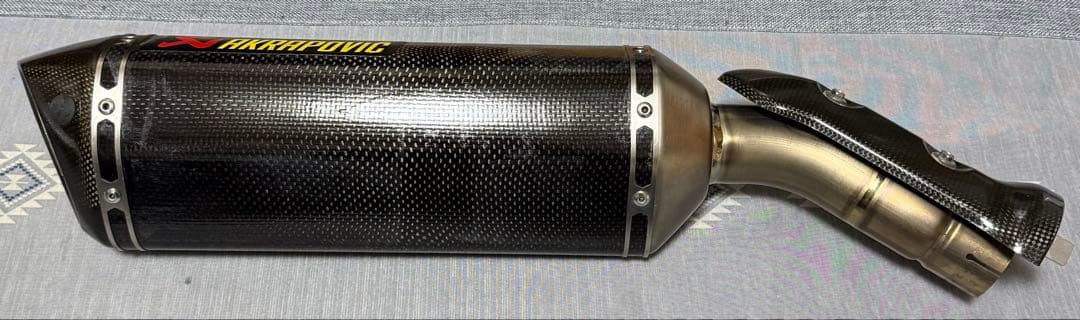 YZF-R1 09-14 アクラポビッチ/カーボン スリップオンマフラー/ヤマハ