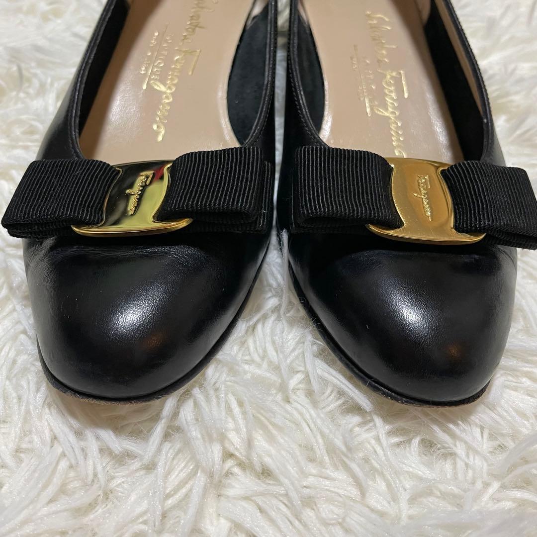 美品✨フェラガモ　ヴァラ　リボンパンプス　ブラック　レザー　23.5 イタリア製