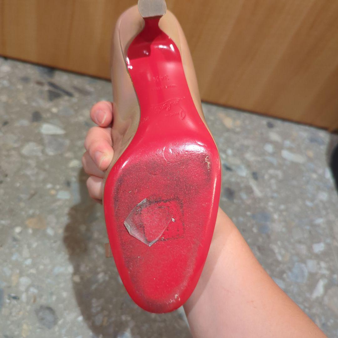 ひ*︎様 Christian Louboutin ベージュ ハイヒール