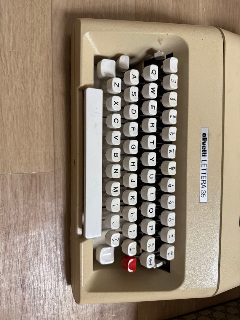 Gucci グッチ　オリベッティ　タイプライターLETTERA35